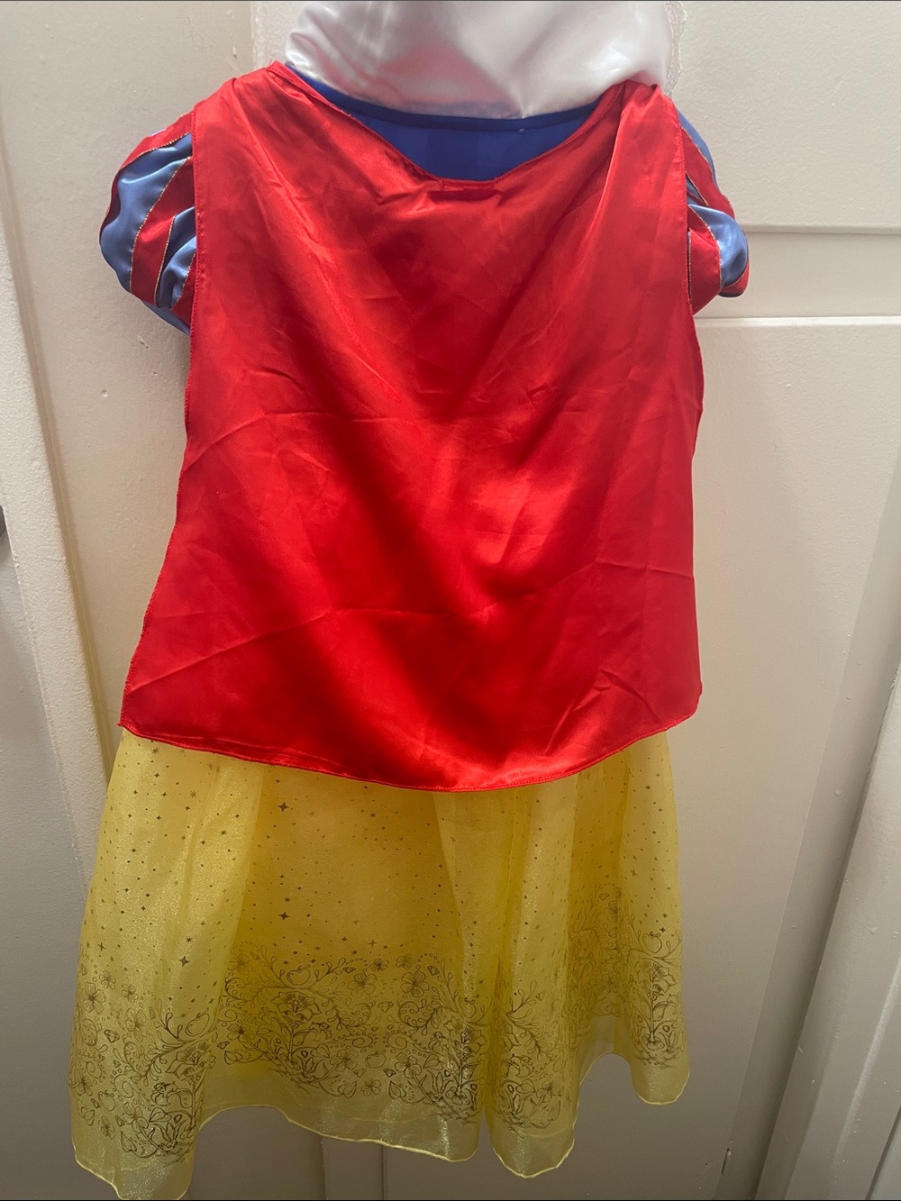 Snow White Princess Dress - Picture 2 of 3